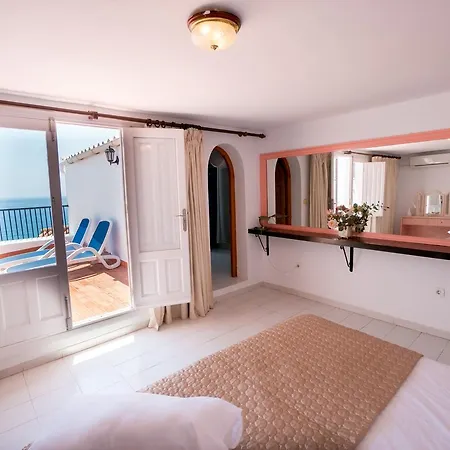 Tuhillo 3b Menyber Nerja